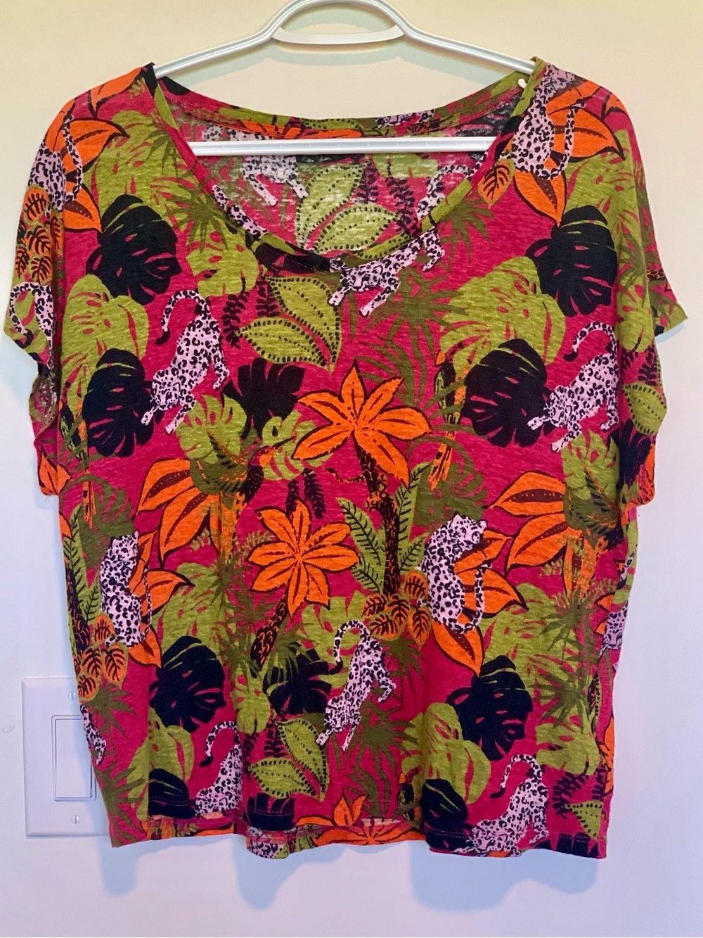 100% Linen boxy t-shirt jungle leopard flower shirt fits Large XL lightweight